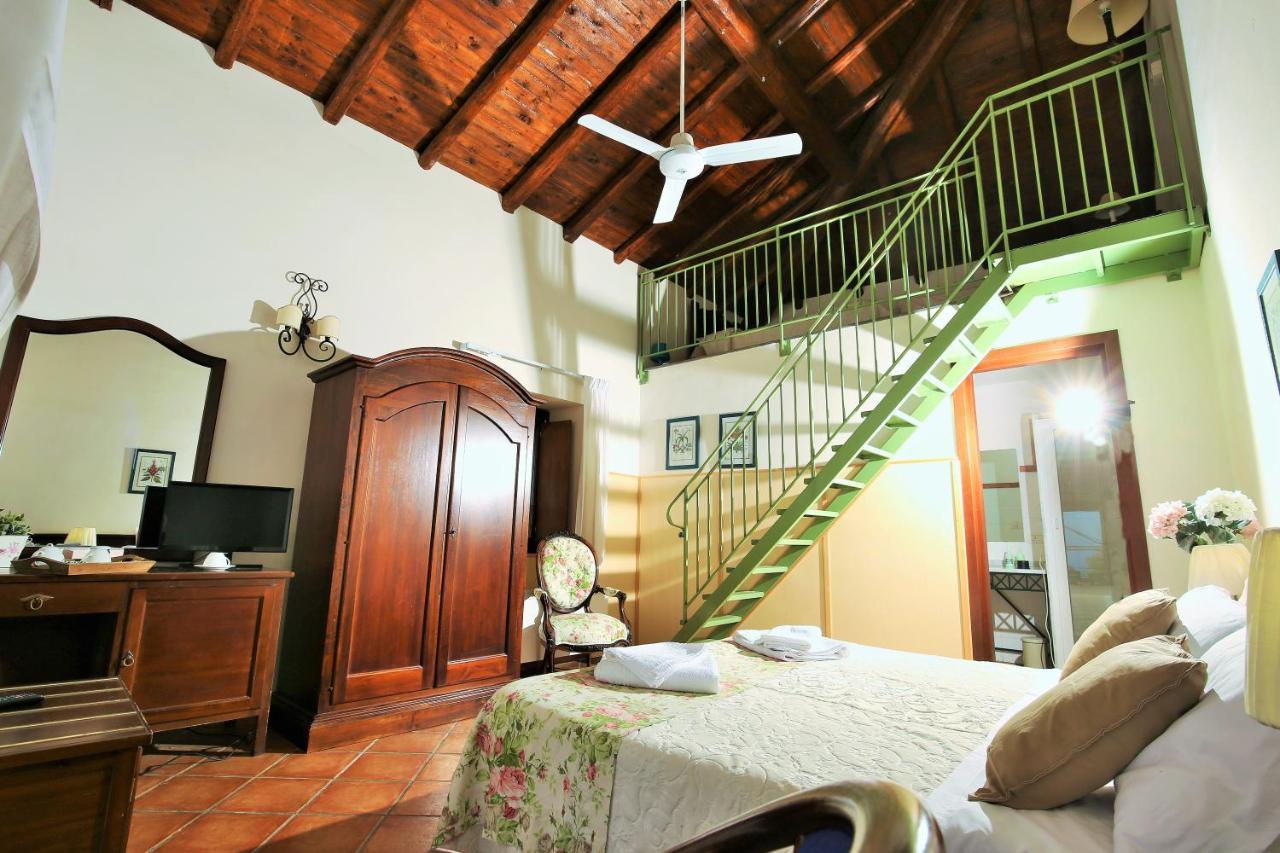 Le Case Del Merlo Turismo Rurale ミーロ エクステリア 写真